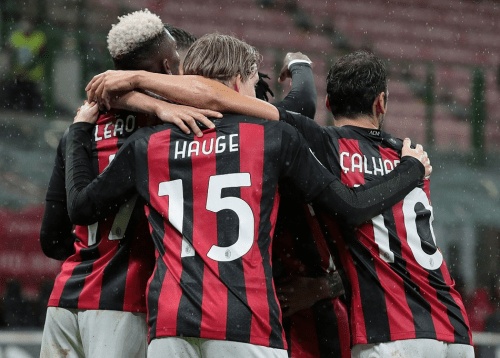  米兰双雄同城德比，红黑军团笑到最后